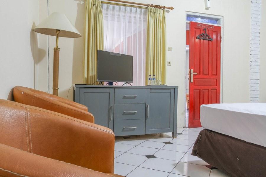 Hotel Reddoorz @ Otista Garut Garut